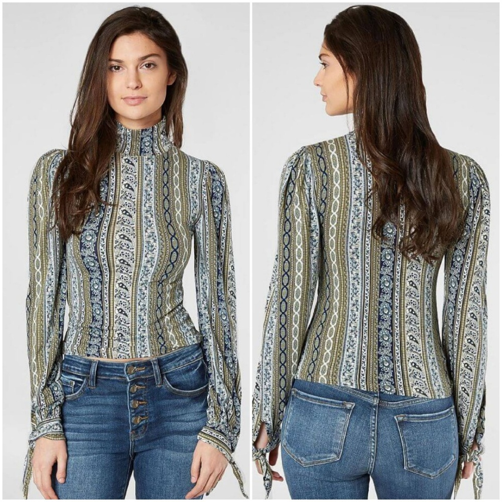 NWT Free People Donatella Turtleneck